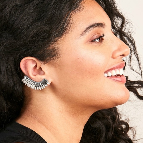 :: Stella & Dot Rare [SILVER] Pegasus Ear Climbers - Picture 3 of 7